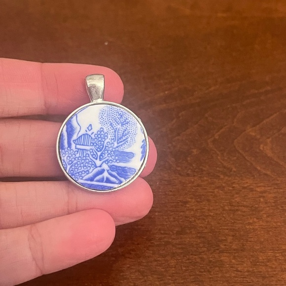 Blue and White porcelain China plate pendant-handmade - Picture 1 of 4